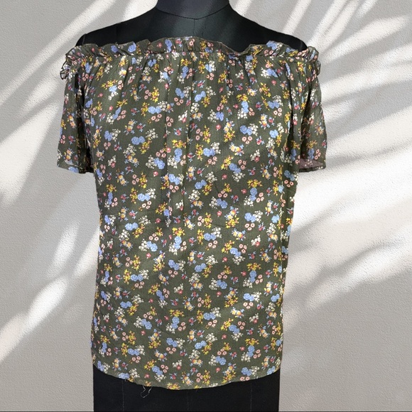 🎀Branded off shoulder top new - Picture 2 of 2